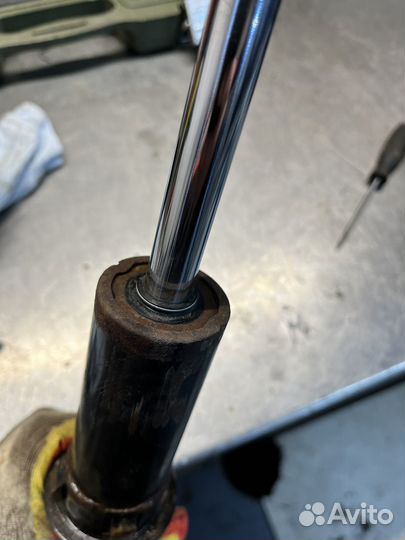 Задняя стойка hyundai solaris оригинал