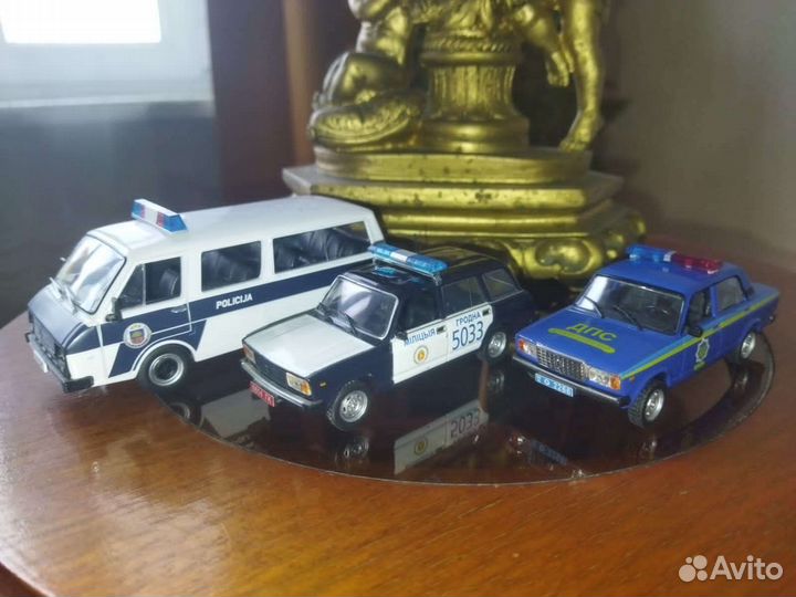 Продам модели автомобилей 1:43