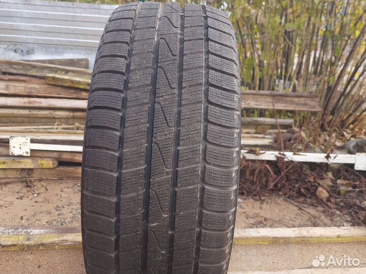 Hankook Winter I'Cept IZ2 235/45 R17 94T