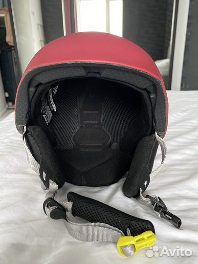 Горнолыжный шлем