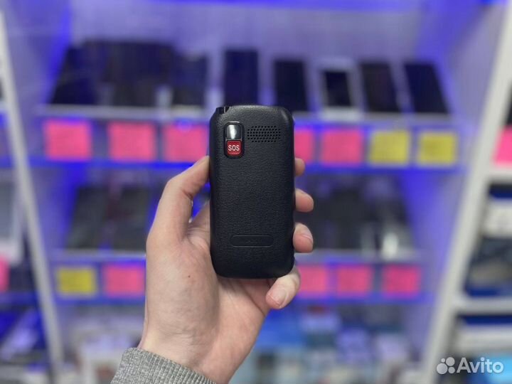 Телефон Maxvi B7