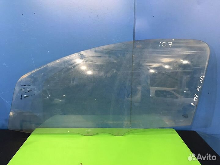 Стекло левое Peugeot 107