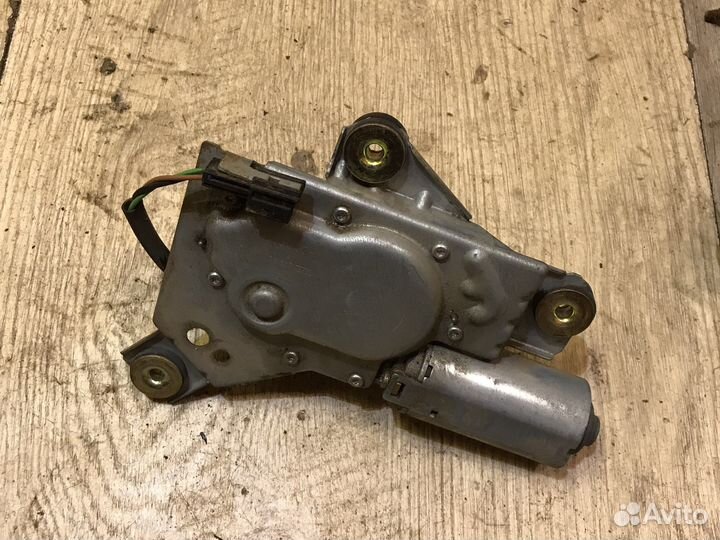 Моторчик стеклоочистителя задний Carisma