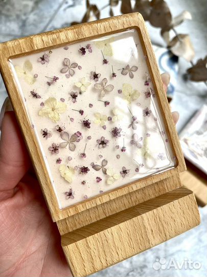 Подставка для телефона из дерева