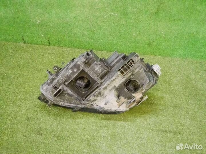 Фара правая Volkswagen Tiguan