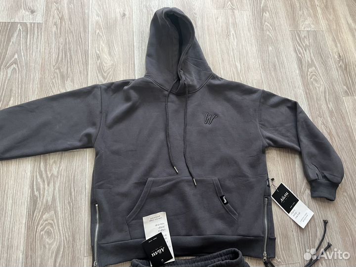 Спортивный костюм женский новый