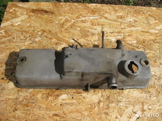 Крышка головки блока (клапанная) Лада 2110