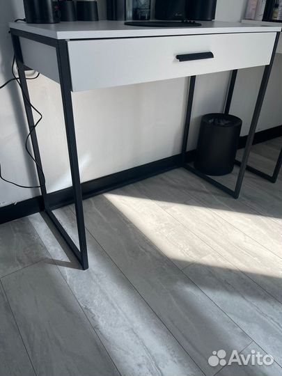 Продам стол