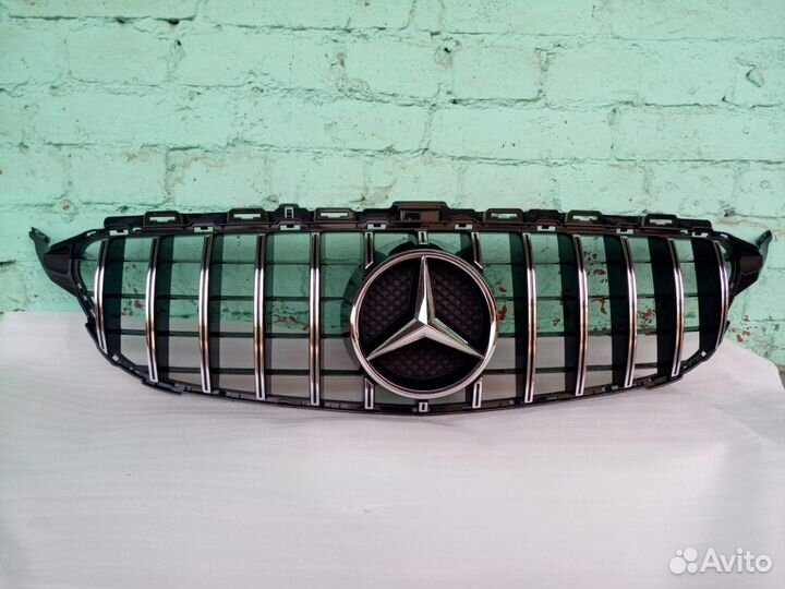 Решетка радиатора AMG Mercedes E 213 GT дизайн