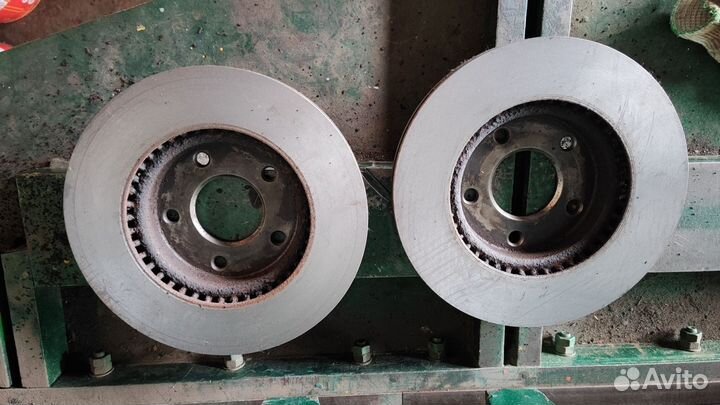 Тормозные диски Nissan Juke передние