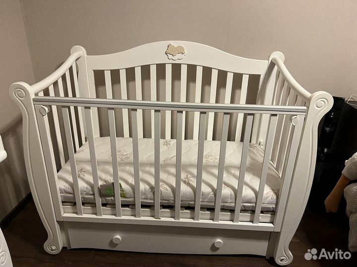 Детская кровать Красная Звезда Юлиана с маятником