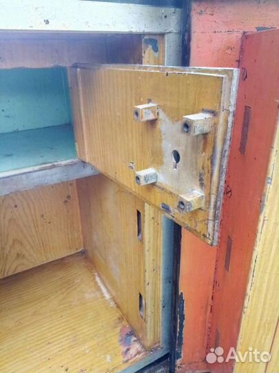 Старинный сейф галли