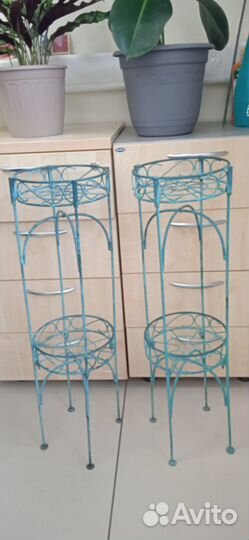 Подставка для цветов металлическая