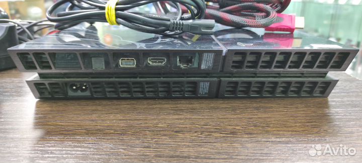 Игровая приставка ps4 1tb
