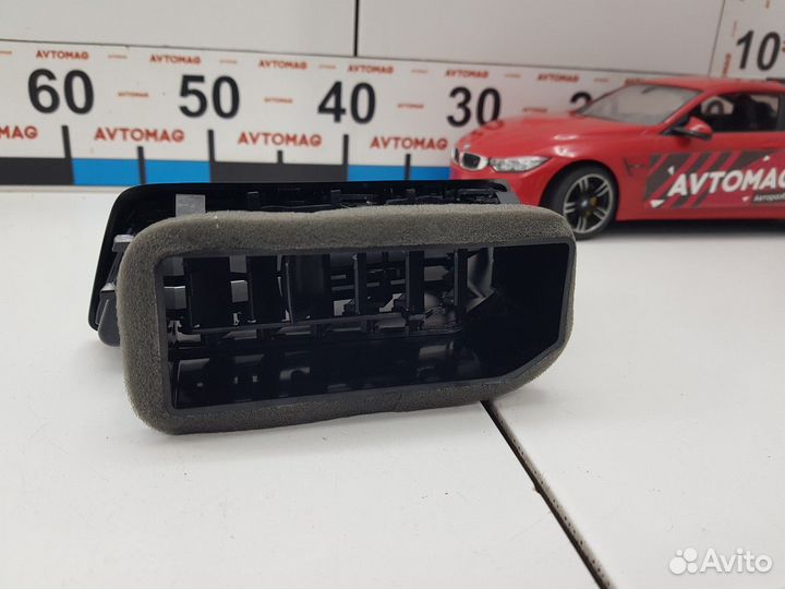 Дефлектор воздушный правый (Geely Tugella)