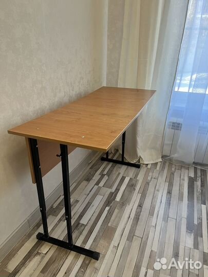 Письменный стол, парта школьная