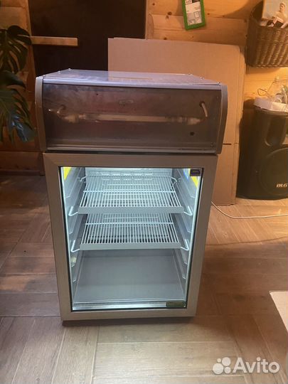 Холодильник для напитков маленький