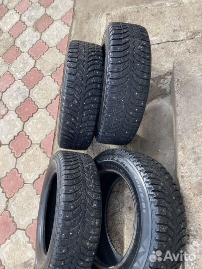 Bridgestone Blizzak Spike-01 185/65 R15