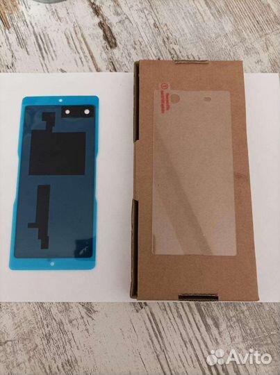 Задняя крышка и стекло для телефона Sony E5633