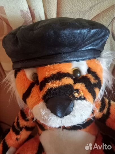 Берет из натуральной кожи