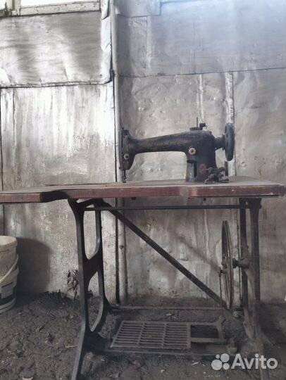 Швейная машина Подольск ножная