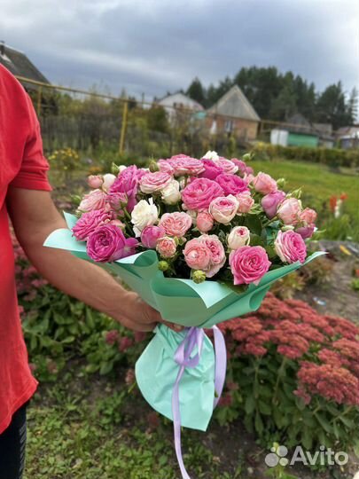 Живые цветы букеты розы корзины коробки. Доставка