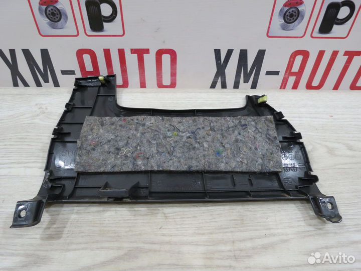 Накладка под рулевой колонкой Toyota Corolla 150