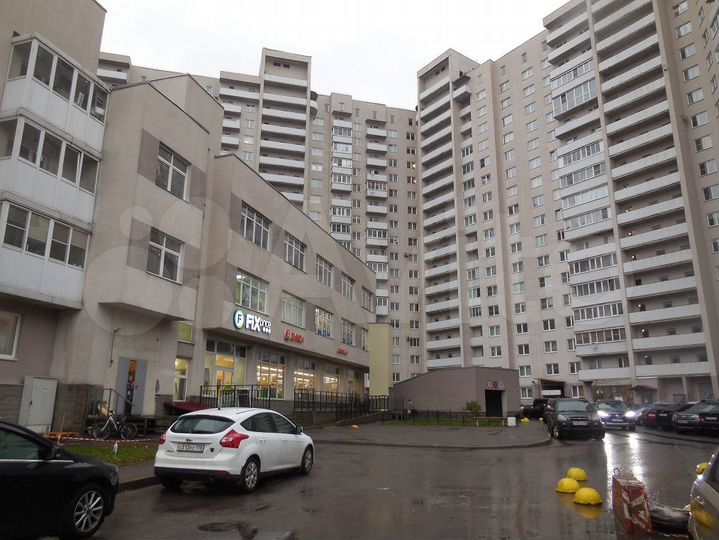 3-к. квартира, 87,7 м², 1/17 эт.