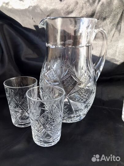 Хрустальный графин и кувшин со стаканами СССР