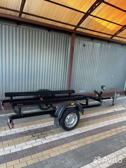 Лодочный прицеп