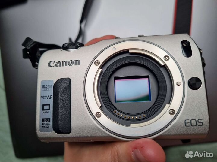 Canon eos m
