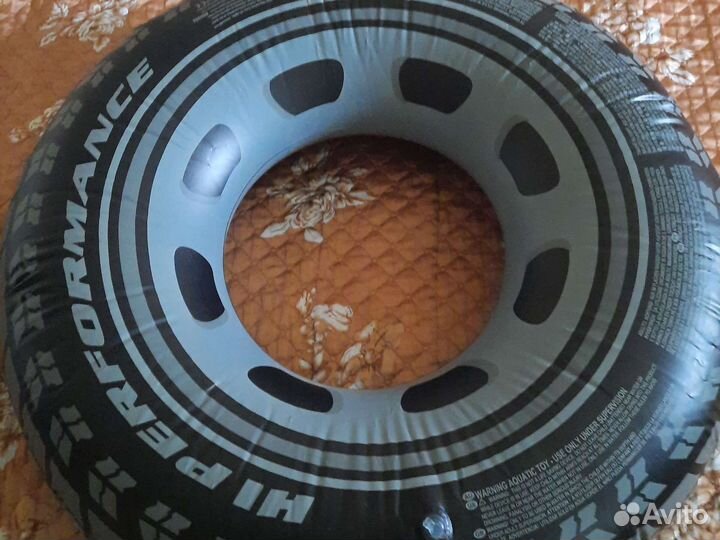 Плавательный круг