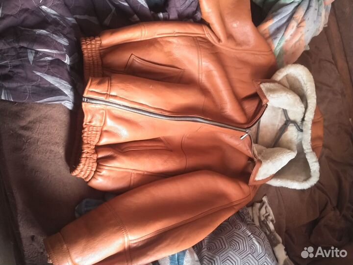 Продам дубленку пилот с капюшоном