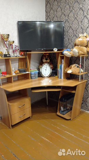 Компьютерный стол