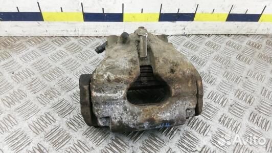 Суппорт тормозной передний правый volkswagen touar