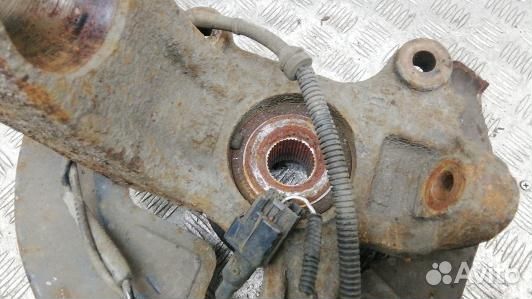 Ступица передняя левая land rover freelander 2 (KK