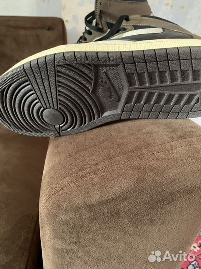 Продаю кроссовки Nike