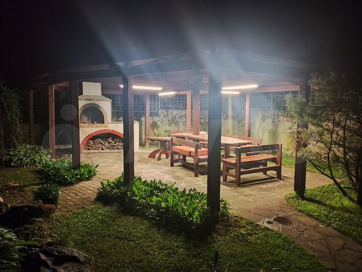 Дом 267 м² на участке 15 сот.