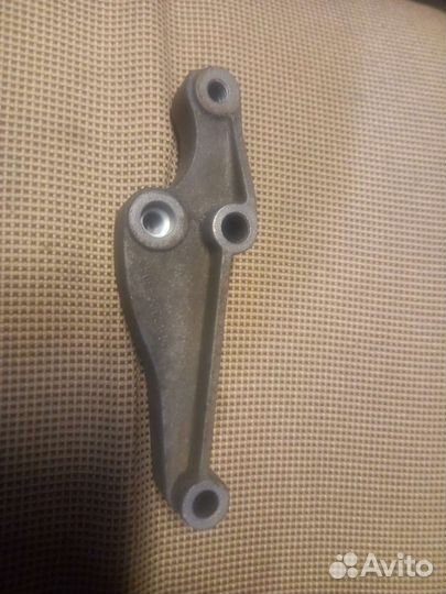 Форд фьюжен кронштейн генератора