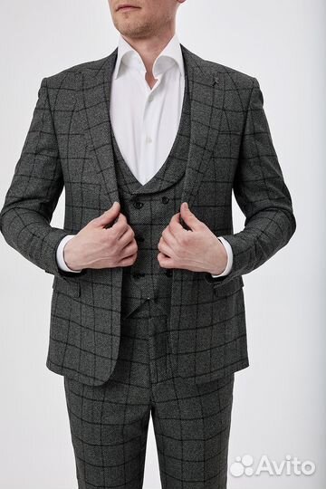 Костюм тройка классический