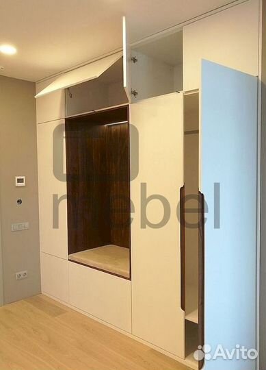 Шкаф с зеркалом