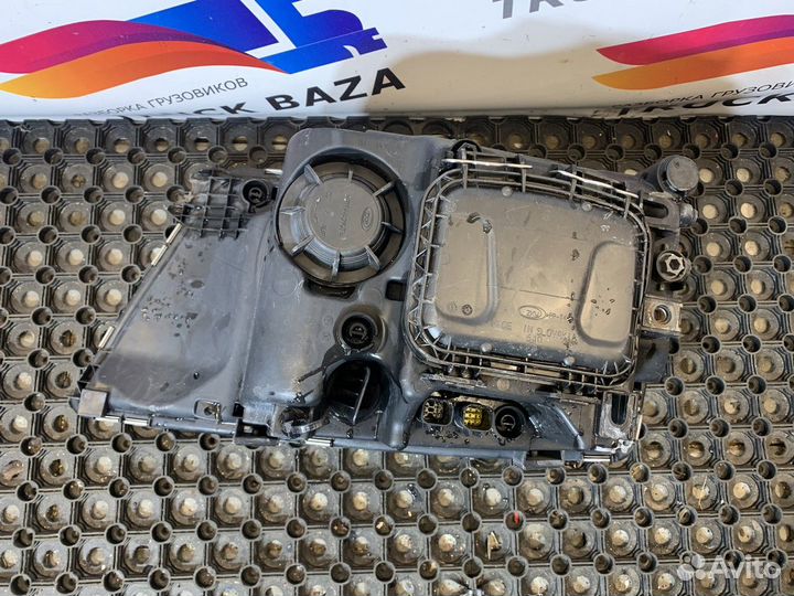 Фара правая Man TGS, Man TGX