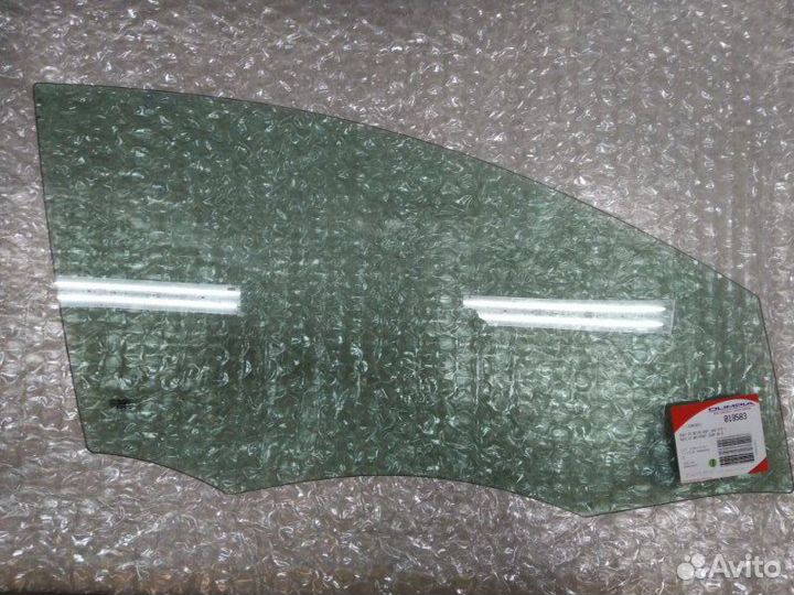 Стекло двери переднее правое Audi Q7 2005-2015