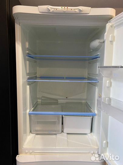 Холодильник Indesit Холодильник бу C236G