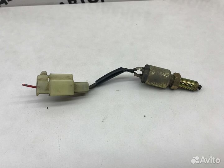 Концевик педали тормоза Daihatsu Gran Move 2000 г