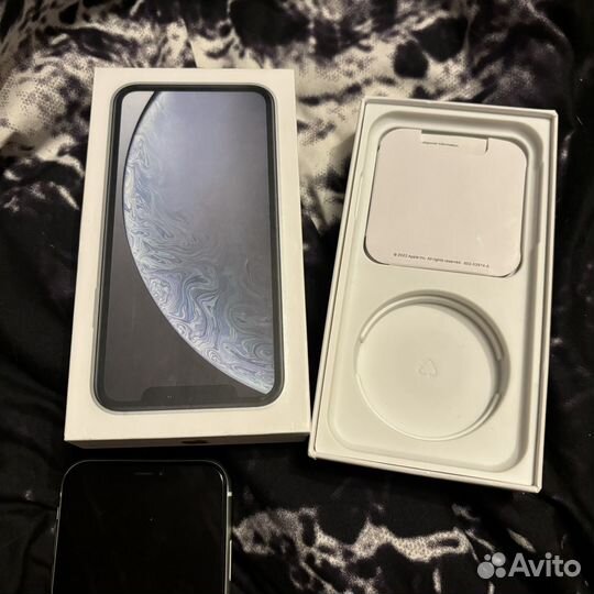 iPhone Xr, 64 ГБ