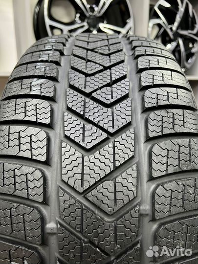 Pirelli Winter Sottozero 3 225/40 R19 93H