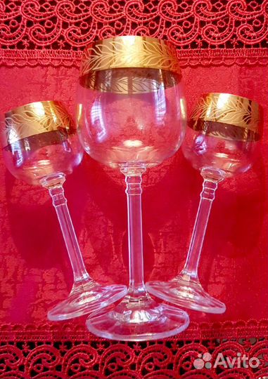 Набор фужеров и рюмок с позолотой