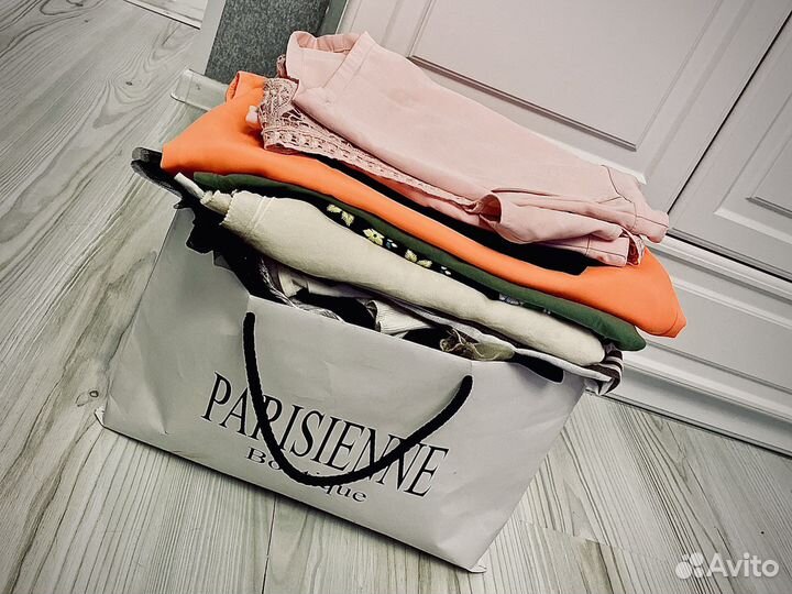 Большой пакет одежды для девушки