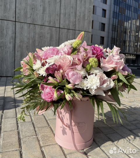 Цветы в коробе пионы розы